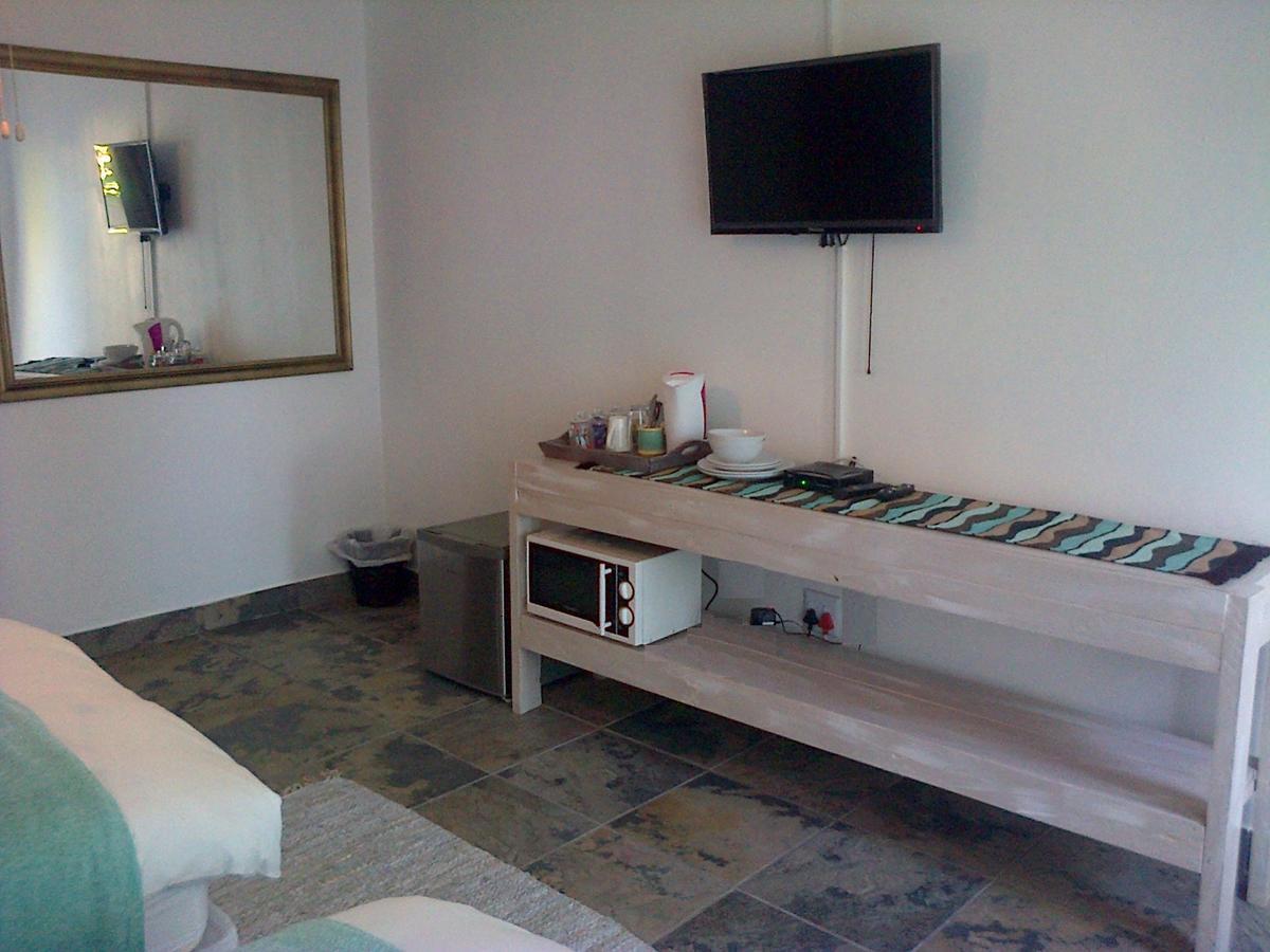 Ukarimu Guest House Klerksdorp Esterno foto
